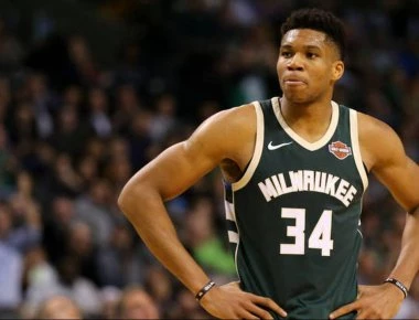 Το μήνυμα του Γιάννη Αντετοκούνμπο για τον θάνατο του πατέρα του (φώτο)